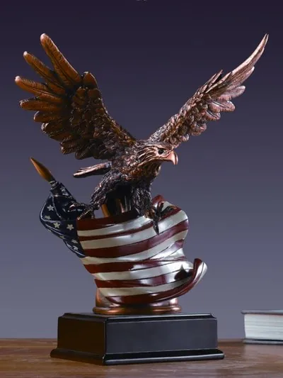 Full Eagle w/Flag — Eagle figures